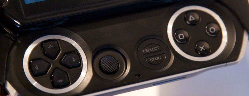 Illustration for article titled Hands On: Is The PSP Go! Too Small?
